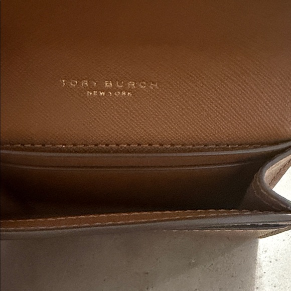 Tory Burch Tan Keychain Wallet with Gold Accents - Picture 3 of 7